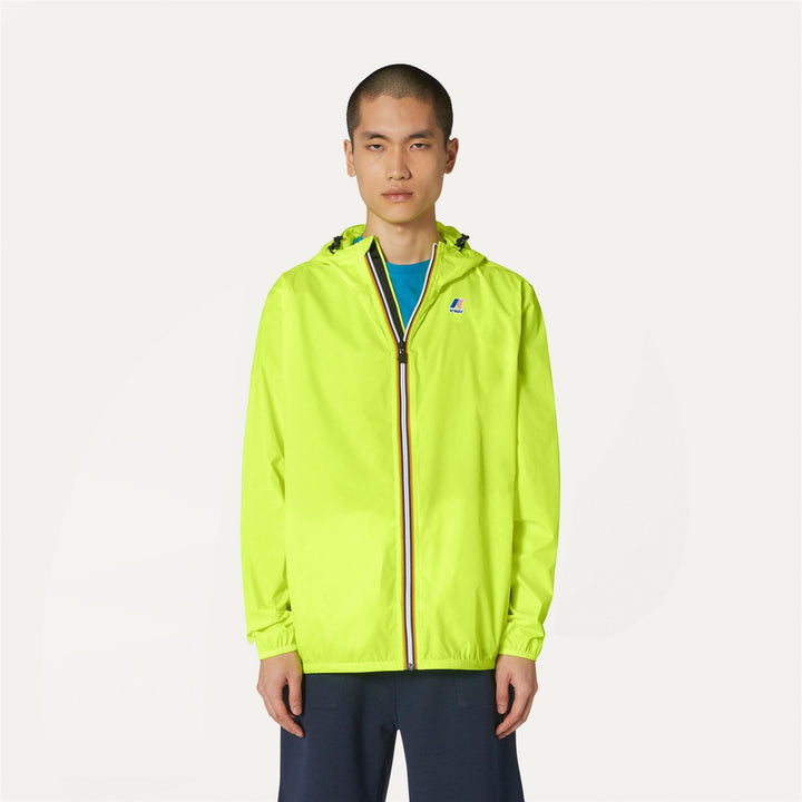 Jackets Unisex LE VRAI 3.0 CLAUDE Mid YELLOW SOLEIL Dressed Back (jpg Rgb)		