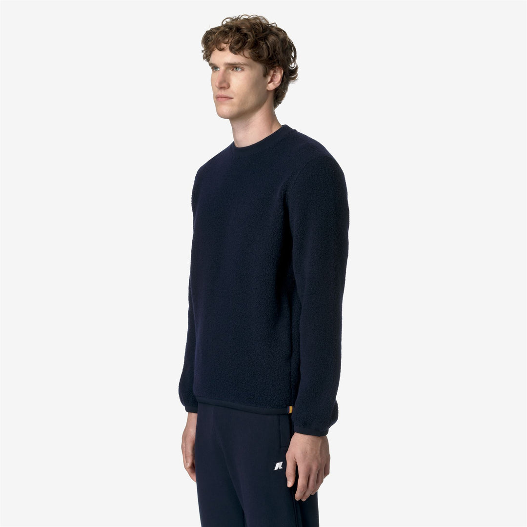 Fleece Man EROUND WOOL FLEECE Pull Over BLUE DEPTH Detail (jpg Rgb)			