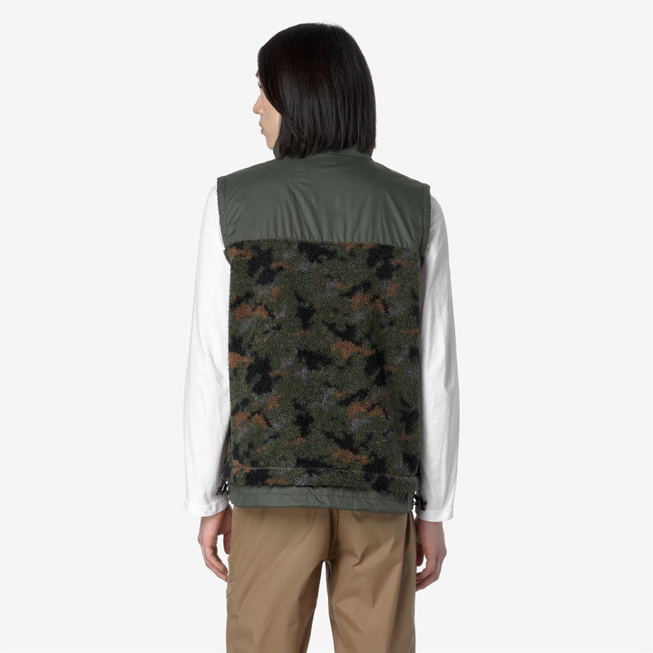 Fleece Unisex LE VRAI 3.0 JILE PRINTED ORSETTO Jacket GREEN BLACKISH - CAMO GREEN BLACK Dressed Front Double		