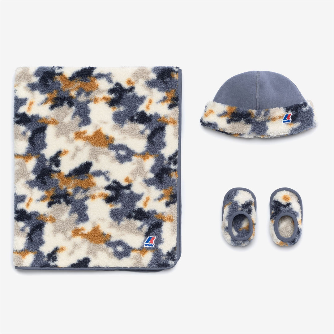 SETS Kid unisex E. GIFT SET POLAR GRAPHIC Blanket / Hat / Shoes AVIO-CAMO BOY AVIO Dressed Back (jpg Rgb)		