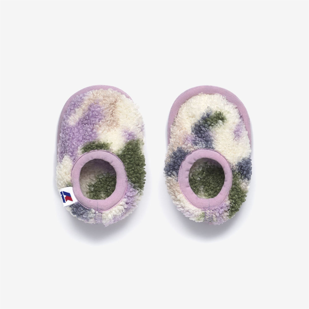 SETS Kid unisex E. GIFT SET POLAR GRAPHIC Blanket / Hat / Shoes VIOLET L - CAMO GIRL PINK Photo (jpg Rgb)			