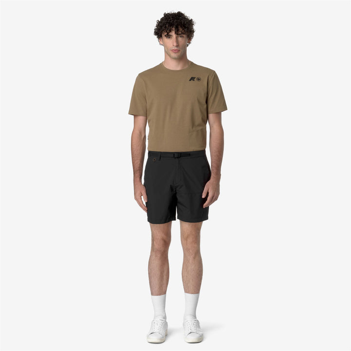 Shorts Man TAPRINNE CORAL GARDENERS Cargo BLACK PURE Dressed Back (jpg Rgb)		