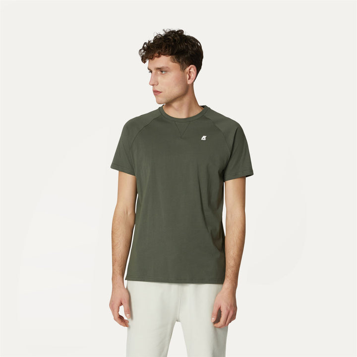 T-ShirtsTop Man EDWING T-Shirt GREEN BLACKISH Dressed Back (jpg Rgb)		