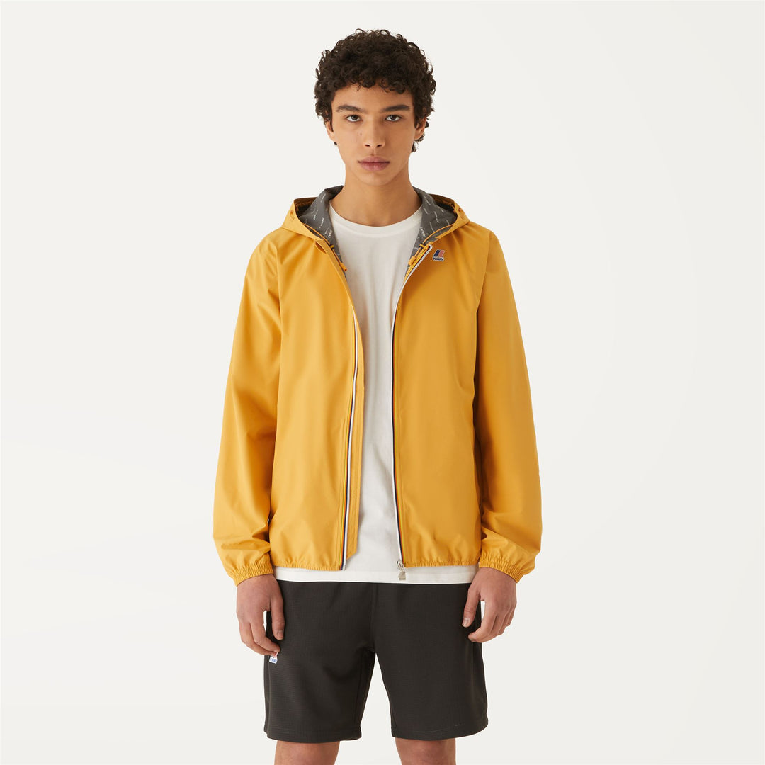 Jackets Man JACK STRETCH DOT Short YELLOW LT JURASSIC Dressed Back (jpg Rgb)		