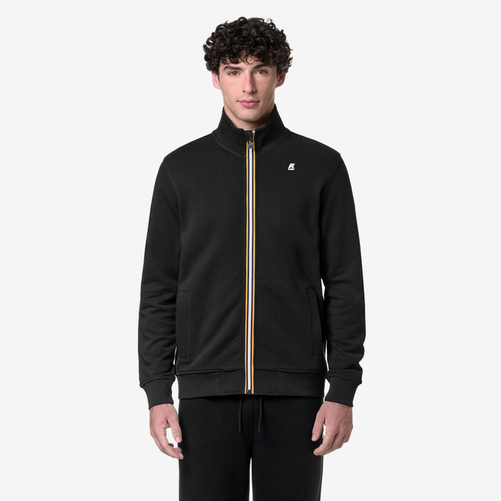 Fleece Man FINN Jacket BLACK PURE Dressed Back (jpg Rgb)		