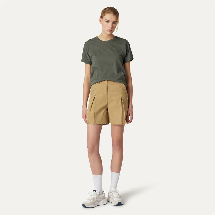 Shorts Woman NOISE TWILL CHINO BEIGE KHAKI Dressed Back (jpg Rgb)		